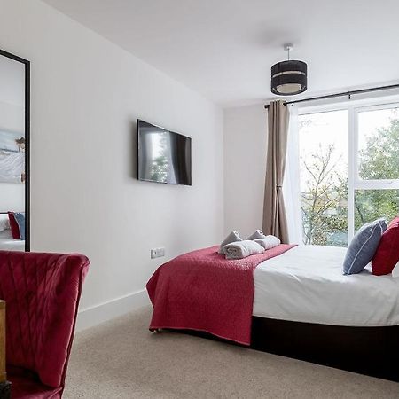 Stylish Town Centre Apartment, W Parking, Nr Beach Bournemouth Exteriör bild