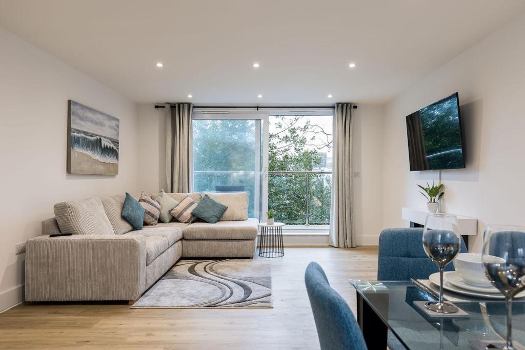 Stylish Town Centre Apartment, W Parking, Nr Beach Bournemouth Exteriör bild