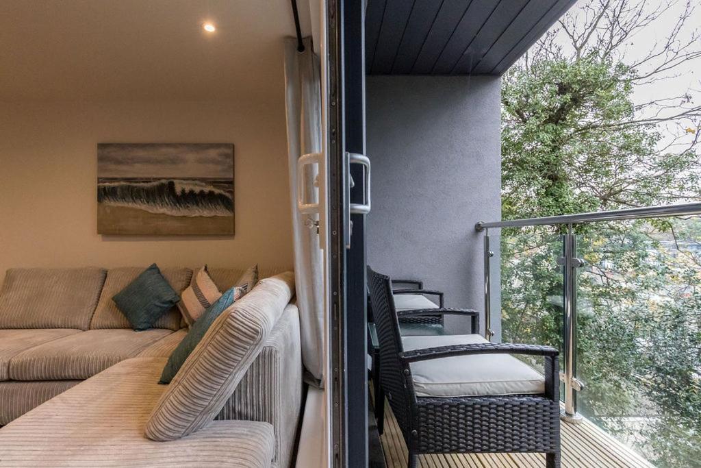 Stylish Town Centre Apartment, W Parking, Nr Beach Bournemouth Exteriör bild