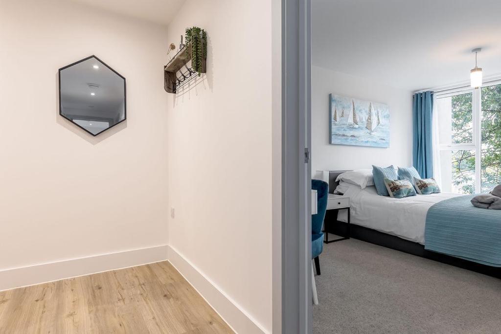 Stylish Town Centre Apartment, W Parking, Nr Beach Bournemouth Exteriör bild