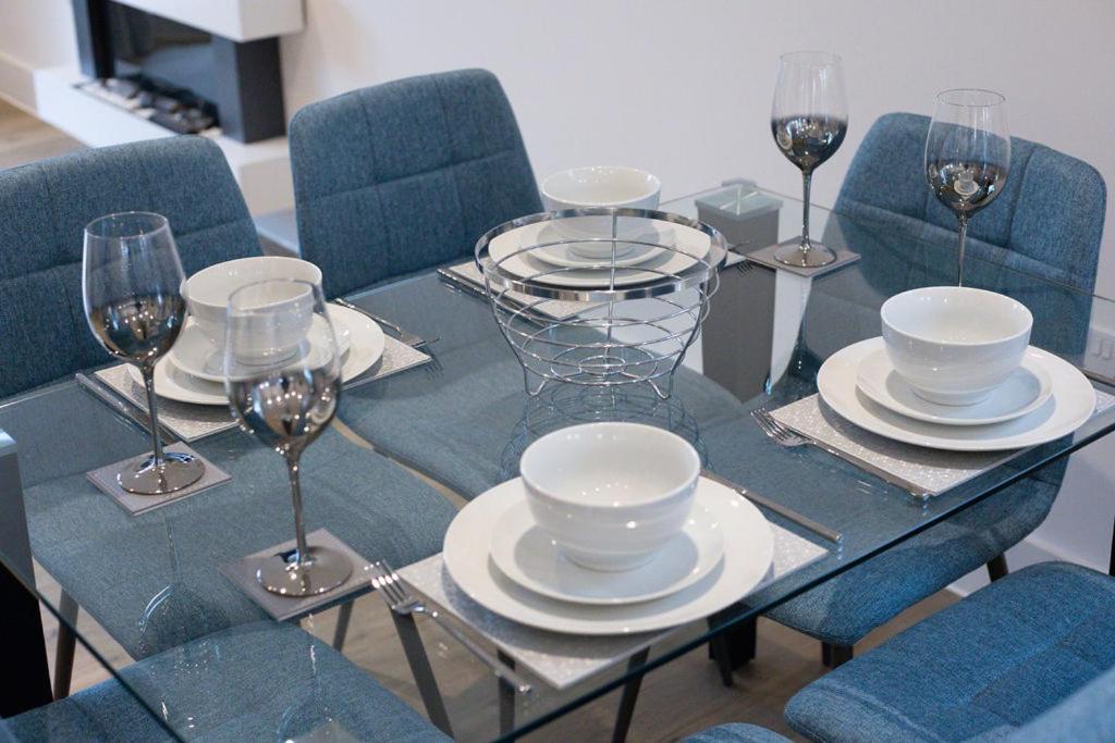 Stylish Town Centre Apartment, W Parking, Nr Beach Bournemouth Exteriör bild